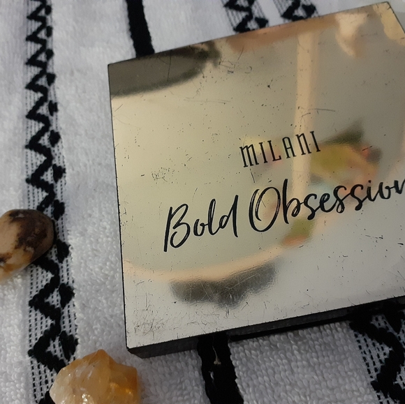 Milani Blod Obsessives eyeshadow palette - Picture 5 of 5